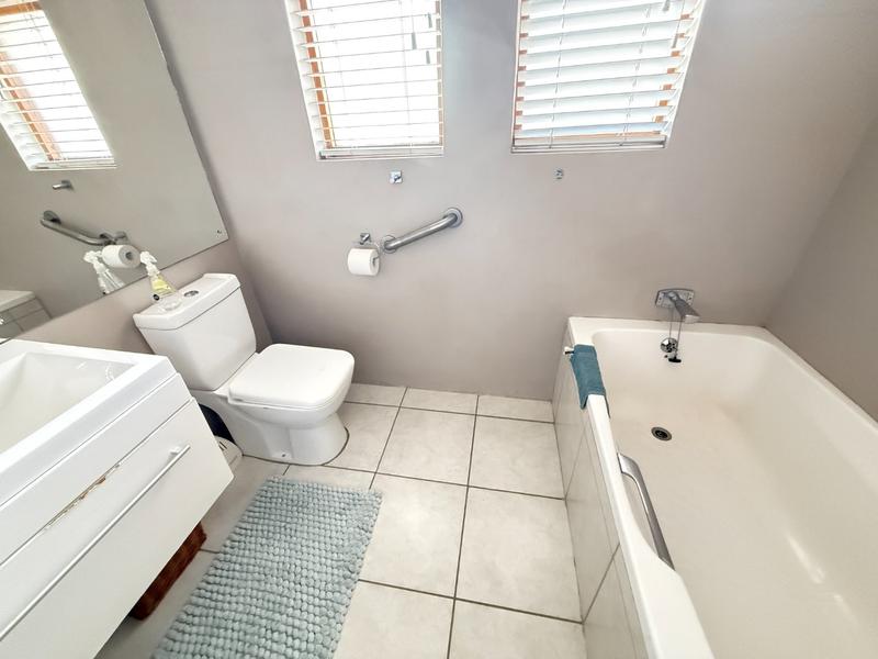 4 Bedroom Property for Sale in Panorama Western Cape